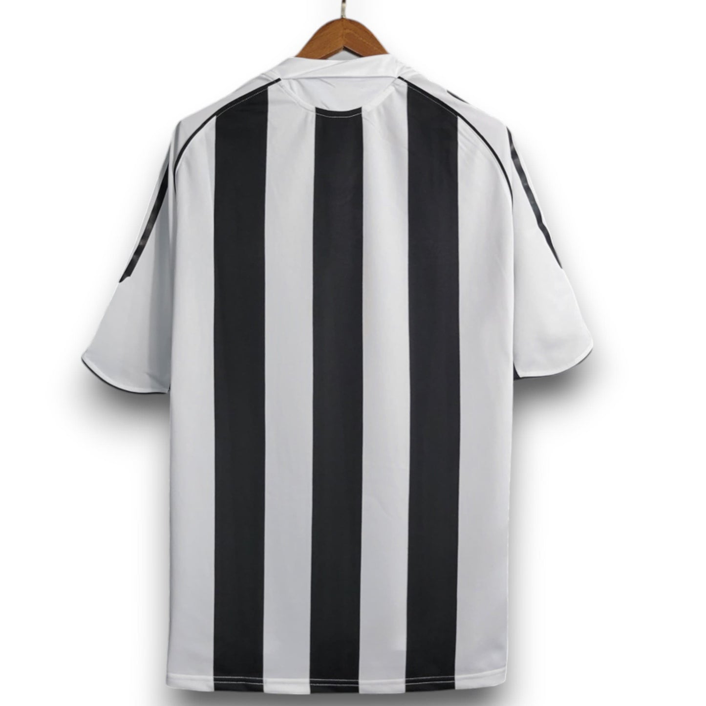 Newcastle 2005-06 Home Shirt