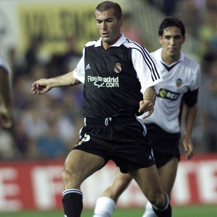 Real Madrid 2001-2002 Away Jersey