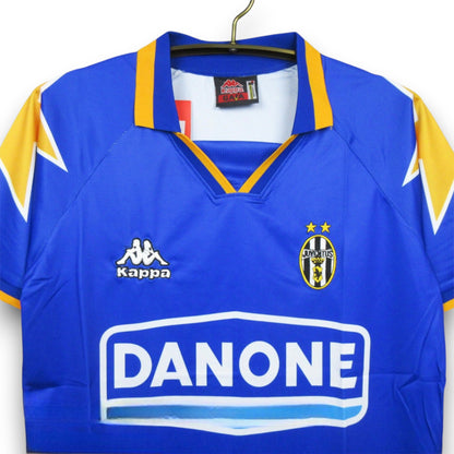 Juventus 1994-1995 Away Shirt