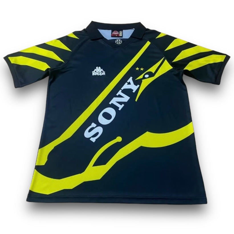 Juventus 1996-1997 Away Jersey