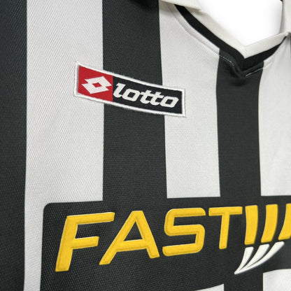 Juventus 2001-2002 Home Jersey