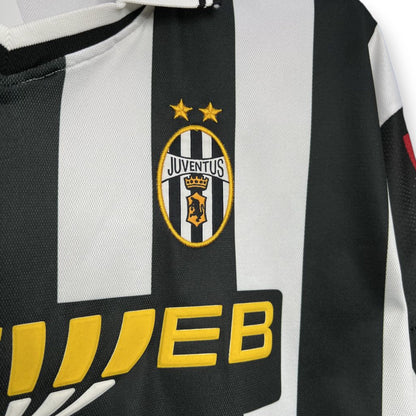 Juventus 2001-2002 Home Jersey