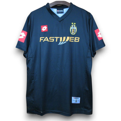 Juventus 2001-2002 Away Shirt