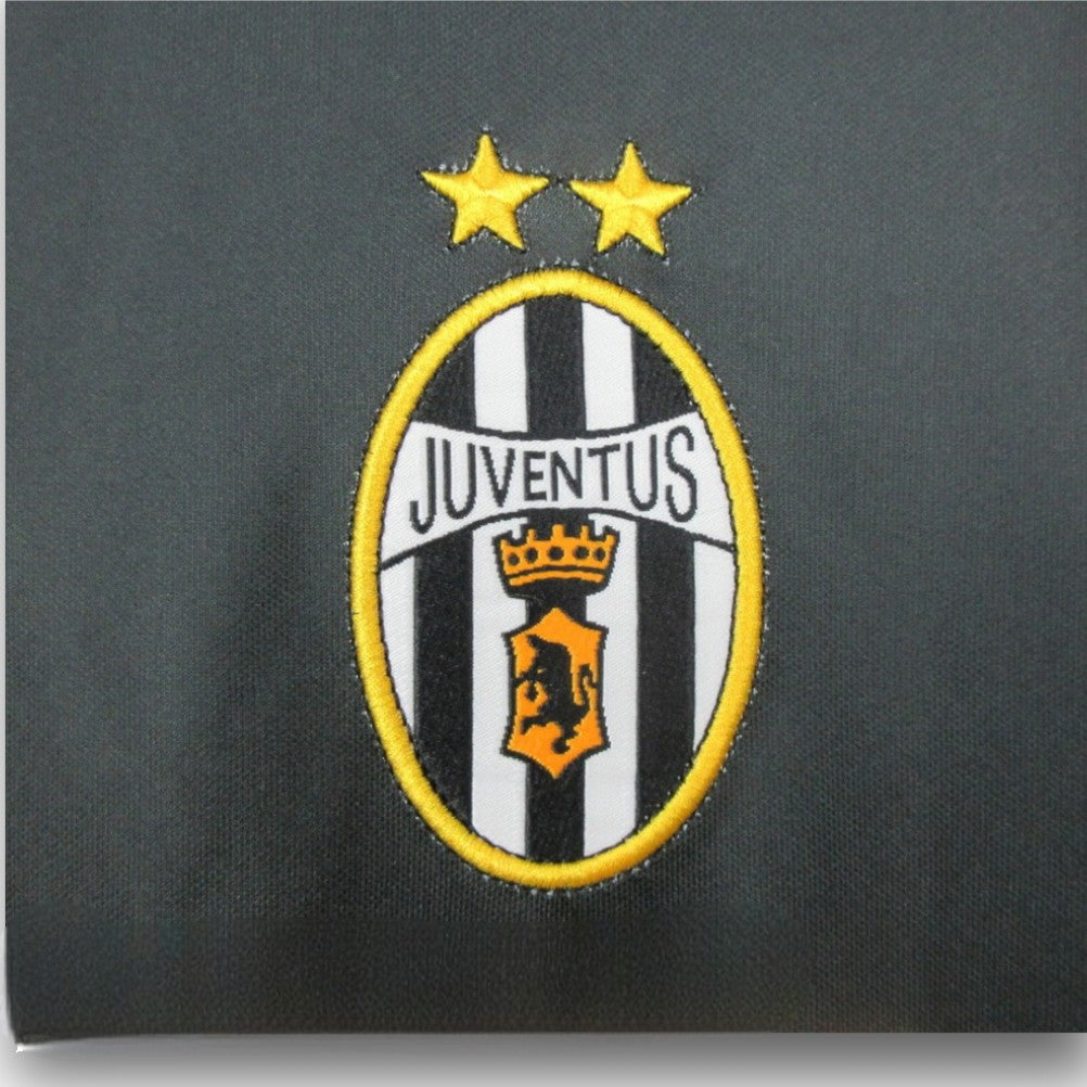 Juventus 2001-2002 Away Shirt