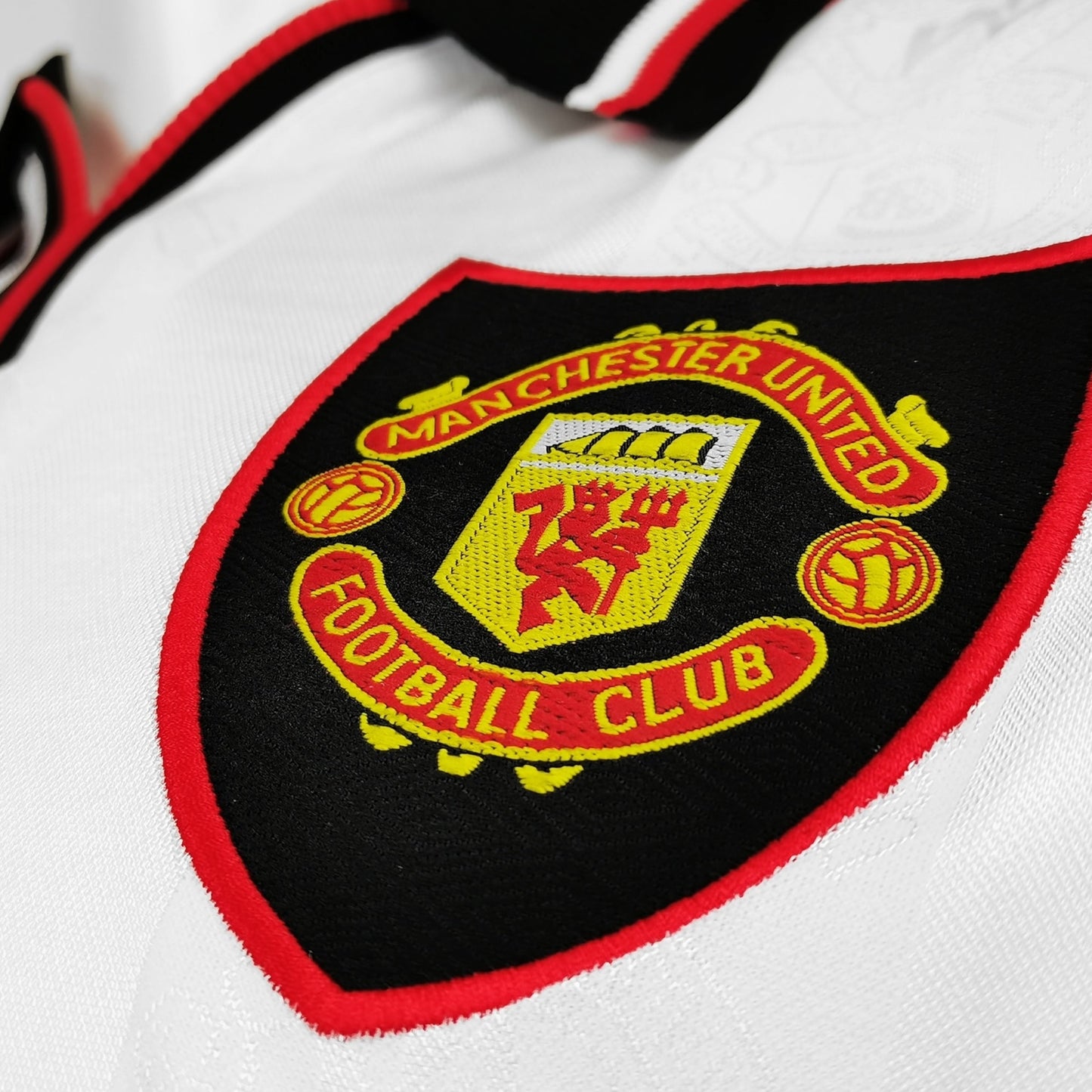 Manchester United 1998-1999 Away Long-Sleeve Shirt