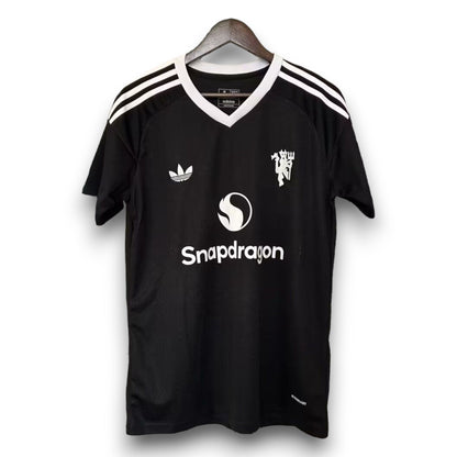 Manchester United 2024-2025 Away Goalkeeper Jersey