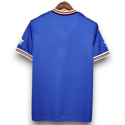 Manchester United 1985-1986 Away Shirt