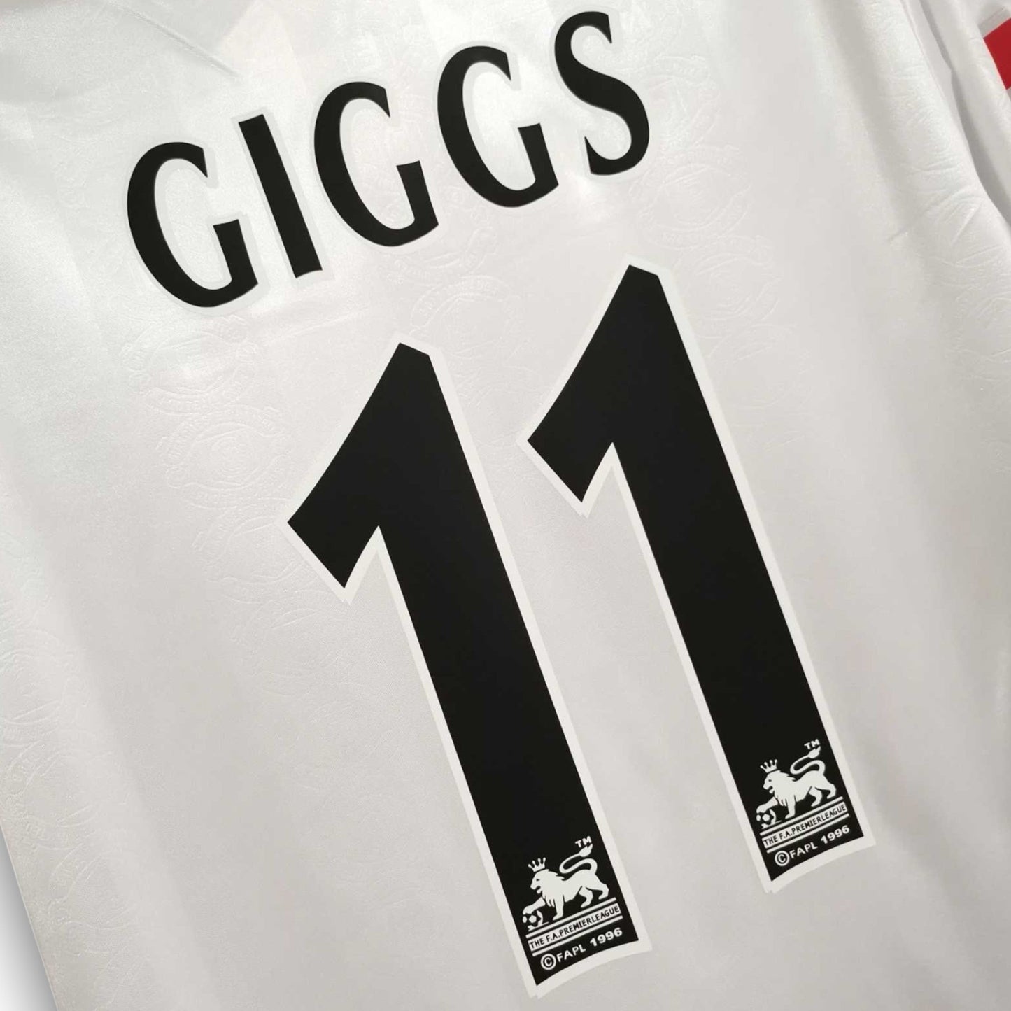 Manchester United 1997-1999 Away Shirt