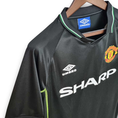Manchester United 1998-1999 Away Shirt