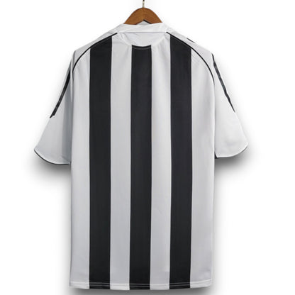 Newcastle 2005-06 Home Shirt