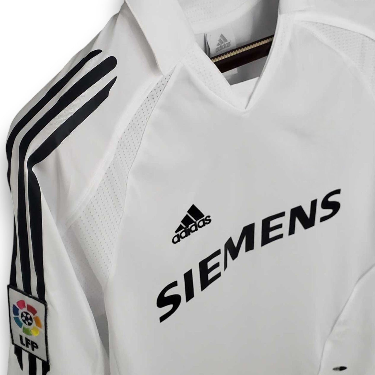 Real Madrid 2005-2006 Home Jersey