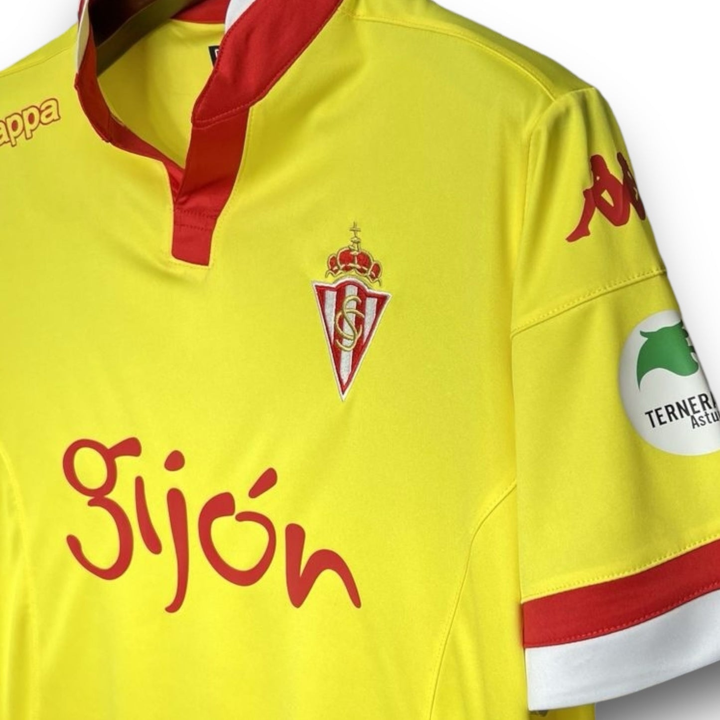 Sporting Gijon 2015-2016 Away Shirt