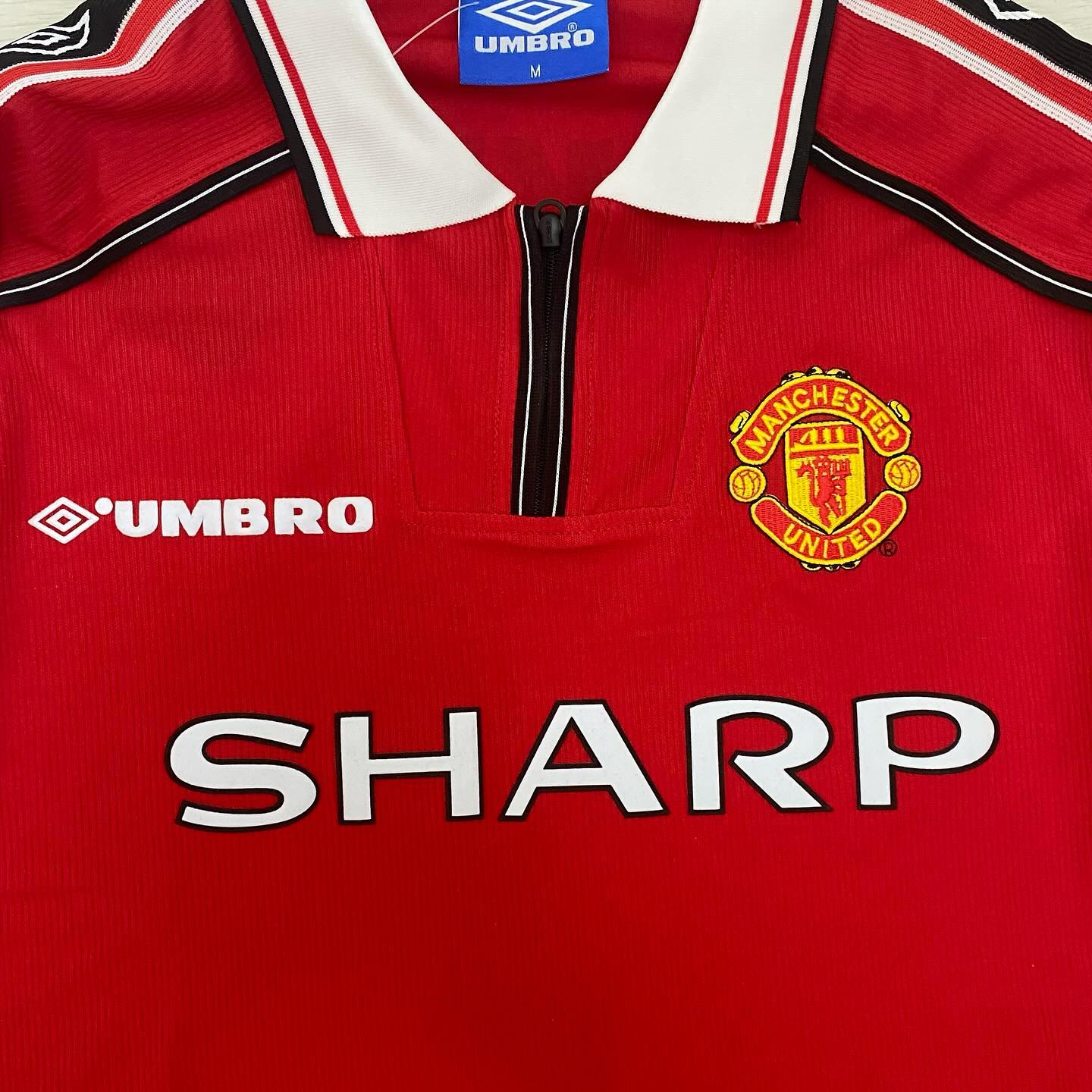 Maillot rétro Manchester United 98/99 domicile